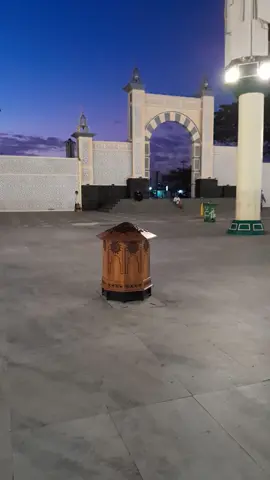 suasana ba'da subuh masjid alun