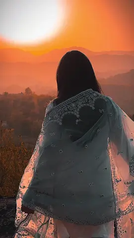 تم رکھ نہ سکو گے میرا تحفہ سنبھال کر ، ورنہ دے دوں روح جسم سے نکال کر 🍂