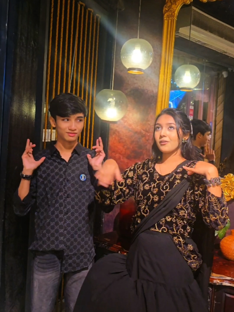 সানজিদা আপুর নাচের ক্লাস at @Hawa Rooftop  😆 #tasintazim #sanjidasnigdha #ambassador #funnyreels 