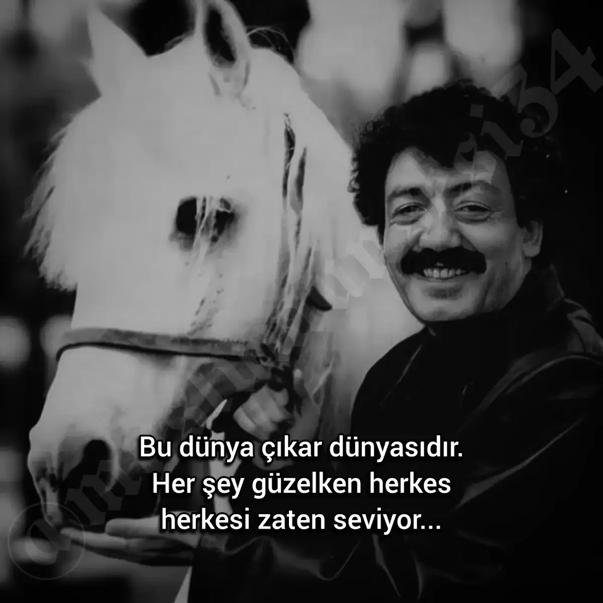 Zor günler bir sınav gibidir… Kim seninle, kim menfaatinle; işte o zaman belli olur. Bu devirde samimiyet değil, fayda seviliyor. 💬 Soru: Gerçek dostu en çok ne zaman anlarsın? 🎵 Şarkı: Müslüm Gürses – Alışacağım 📍Daha fazlası için: @muslumunsesi34 🫶 #muslumunsesi34 #birbaktıkaldıköyle #müslümbaba #damar #efkar #arabesk #keşfetbeniöneçıkar #anlayanadert #tiktokdamar #ağırgeliyor #aşkyarası #misralar