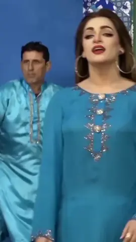 MEHAK NOOR BEST GROUP PERFORMANCE #foryoupage #mujra?lover😉 #500kviews #viralvideo #pakistan#fypシ #vira#500kviews #unfreezemyacount #mujrahimujra20 #سنگت_ویڈیو_وائرل_کریسو_آپ_ہیں🥀🌼🙈✨🎇 