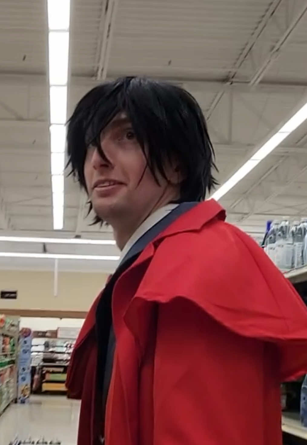 Cosplayers know what’s up after a con…  #cosplayer #cosplay #hellsing #hellsingultimate #hellsingcosplay #anime #store #grocryshopping #public #reactions #awkward #outofplace #sacanime #convention #afterhours 