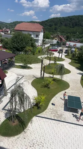 🎾🏖️ Zâmbete, relaxare și voie bună… exact așa arată recuperarea la Denta Clinic! După tratamentele stomatologice, pacienții noștri se bucură de confortul unei pensiuni private, unde relaxarea e parte din procesul de vindecare. 🌿 Piscine încălzite, meciuri amicale de ping-pong sau tenis, soare și momente de bucurie împărtășite într-un cadru intim și sigur, creat special pentru pacienți. 💬 Pentru că la noi sănătatea nu înseamnă doar tratamente fără durere, ci și grijă, conexiune și o experiență completă, de la primul consult până la zâmbetul final. 📍 Pensiunea Denta Suport – doar pentru pacienții noștri și cursanții Denta Suport Academy. 📞 Detalii & rezervări: +40 743 447 444 #DentaClinic #PacientiFericiti #RecuperareCuZambet #RelaxareDupaImplanturi #DentaSuport #PingPongSiPiscina #TurismDentar #ZambesteFaraGriji