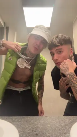 IO E IL MIO AMICO IN SOCIETÀ A A @shivaofficial ♾️