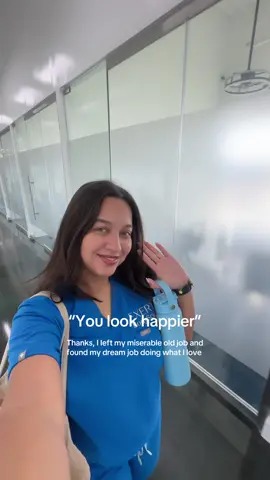 And that’s on being a social media manager 😌🙌🏻 love creating content  #socialmediamanagerlife #socialmediamanager #socialmediamanagement #contentcreation #contentcreator #youlookhappier 