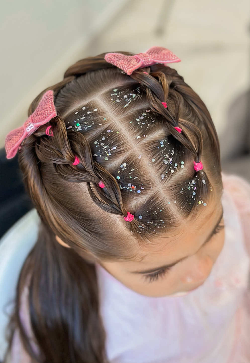 Penteado infantil lindo 🎀🩷 . . . . . . . . #penteadoinfantil #maedemenina #peinados #penteados #vaiprofy #maternidade 