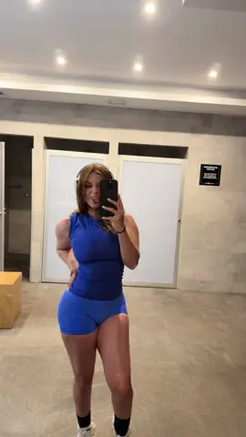 posando en el gyyyym💙🦋