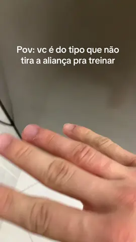 Nada de amarrar no tênis nem cordão . #gym #recomendations #GymTok #gymlover 
