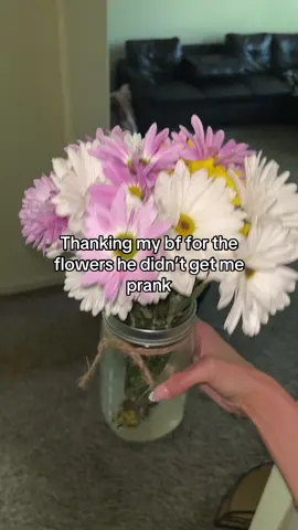 He was so confused🤣 #fyp #couplecomedy #comedy #couplegoals #prank #couplepranks #viraltiktok 