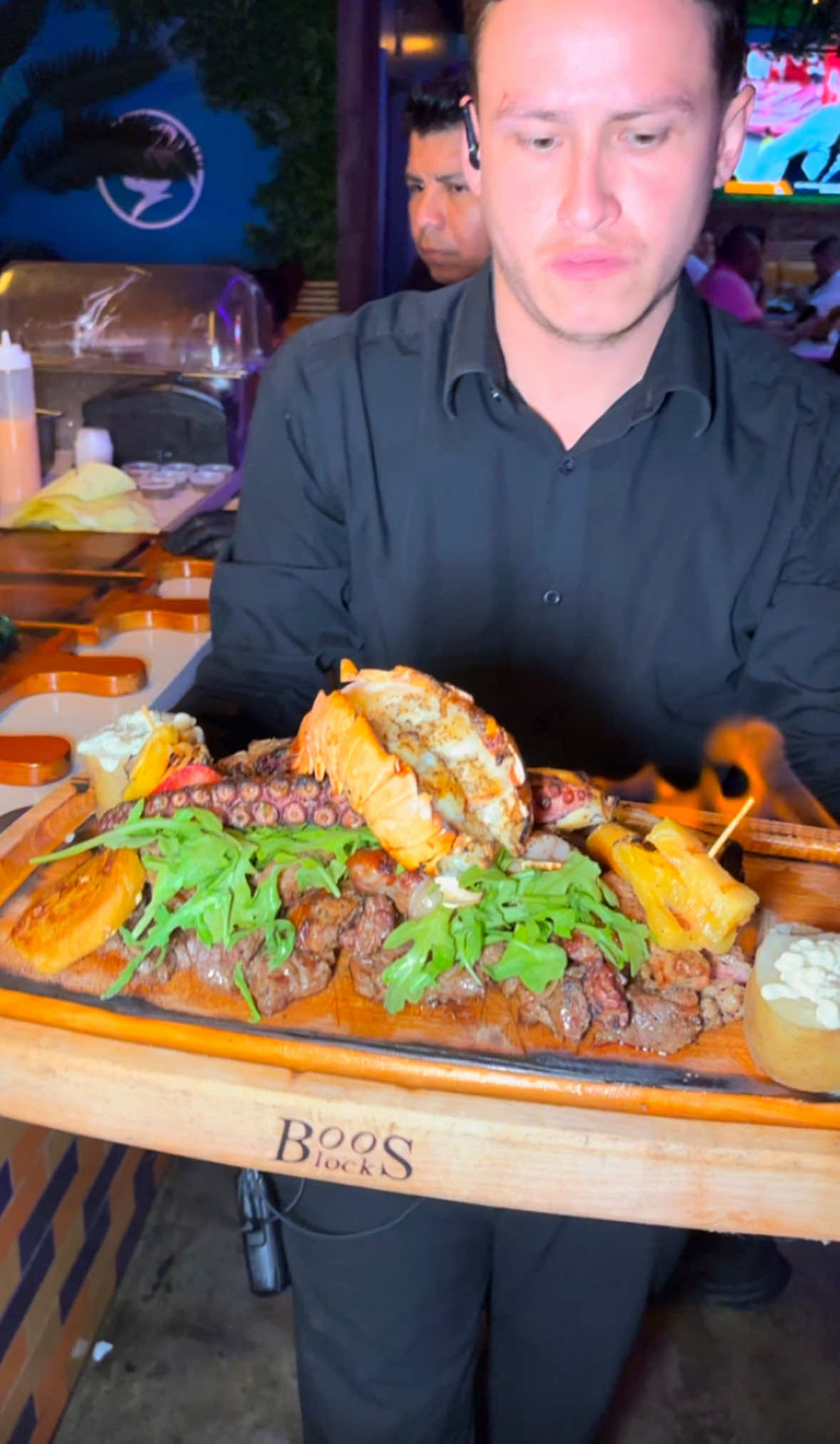 When NYC flavor meets fire 🔥  @Smeat&hueso isn’t just a bar & grill, it’s a whole vibe 🥩🍹🔥   📍35-50 31st street  Astoria, ny 11106 #NYCEats #MeatAndHueso #SteakGoals #BarAndGrillLife #TheCouplesHourApproved #NYCFoodie #NYCFoodReviews#NewYorkEats #NYCFoodScene#NYCFoodLover #NYCFoodTour#NYCFoodSpot #NYCFoodCravings #FoodieInNYC #BestFoodInNYC #HiddenGemsNYC  #FoodieFind #thecoupleshour #fyp 