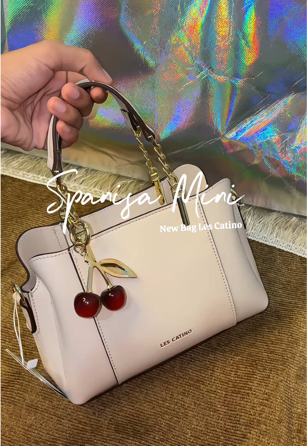 Cantik & berkelas bangett, harus pada punya sih dari @Les Catino Deluxe  #lescatino #taslescatino #bag #handbag 