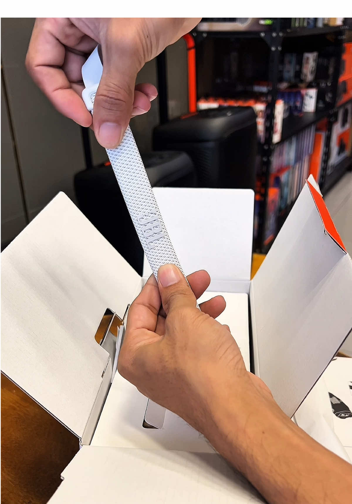 🔊 Unboxing JBL Charge 6 (White) | 45W Power 💥 | 15H Playtime 🎶 | Sound Test 🔥  #JBLCharge6 #SpeakerUnboxing #SoundTest #BluetoothSpeaker #WhiteAesthetic #15HourBattery #JBLTest #TechUnboxing #MusicLovers #TikTokUSA #GadgetReview #PortableSpeaker #SoundQuality #TikTokTech #JBLPower#CapCut 