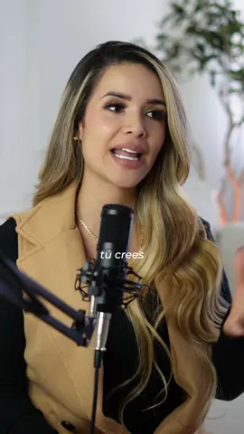 ✨ No atraes lo que crees… atraes lo que ERES. Puedes decir que mereces amor… pero si no te amas, seguirás atrayendo indiferencia. Puedes repetir que confías en el universo… pero si actúas desde el miedo, atraerás escasez. 🧠 El universo no responde a tus pensamientos sueltos, responde a tu vibración constante. Y tu vibración… la define tu nivel de conciencia, no tu lista de deseos. 💥 Por eso, si quieres manifestar diferente… no es suficiente con visualizarlo. Tienes que convertirte en la mujer que ya lo tiene. Sentirlo. Habitarlo. Encarnarlo. Porque manifestar no es magia. Es alineación. . . . . #stefyaraque #amorpropio #espiritualidad #crecimientopersonal #crecimientopersonal #empoderamientofeminino #expansion #inteligenciaemocional #empresaria #dios #emprendimiento #negociosconproposito #marcapersonal #sanar 