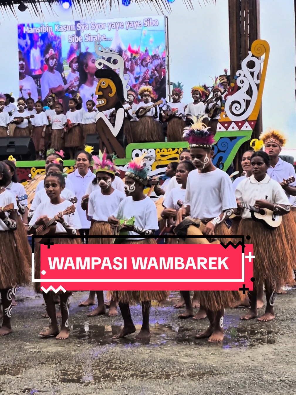 Penampilan Akustik Ukulele Oleh Anak-Anak PAR ADAINASNOSEN, PAR AMROBEN, PAR YENURES di Pembukaan Festival Biak Munara Wampasi Tahun 2025 . #biaknumfor #biakpapua #fbmw2025 #wampasiwambarek #akustikukulele #ukulele 