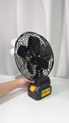 one of our brownout essentials: rechargeable electric fan with lithium ion battery 🙂‍↔️🙌🏻 #electricfan #keelat #lithiumionbatteries #rechargeable #rechargeablefan #portablefan #viral 