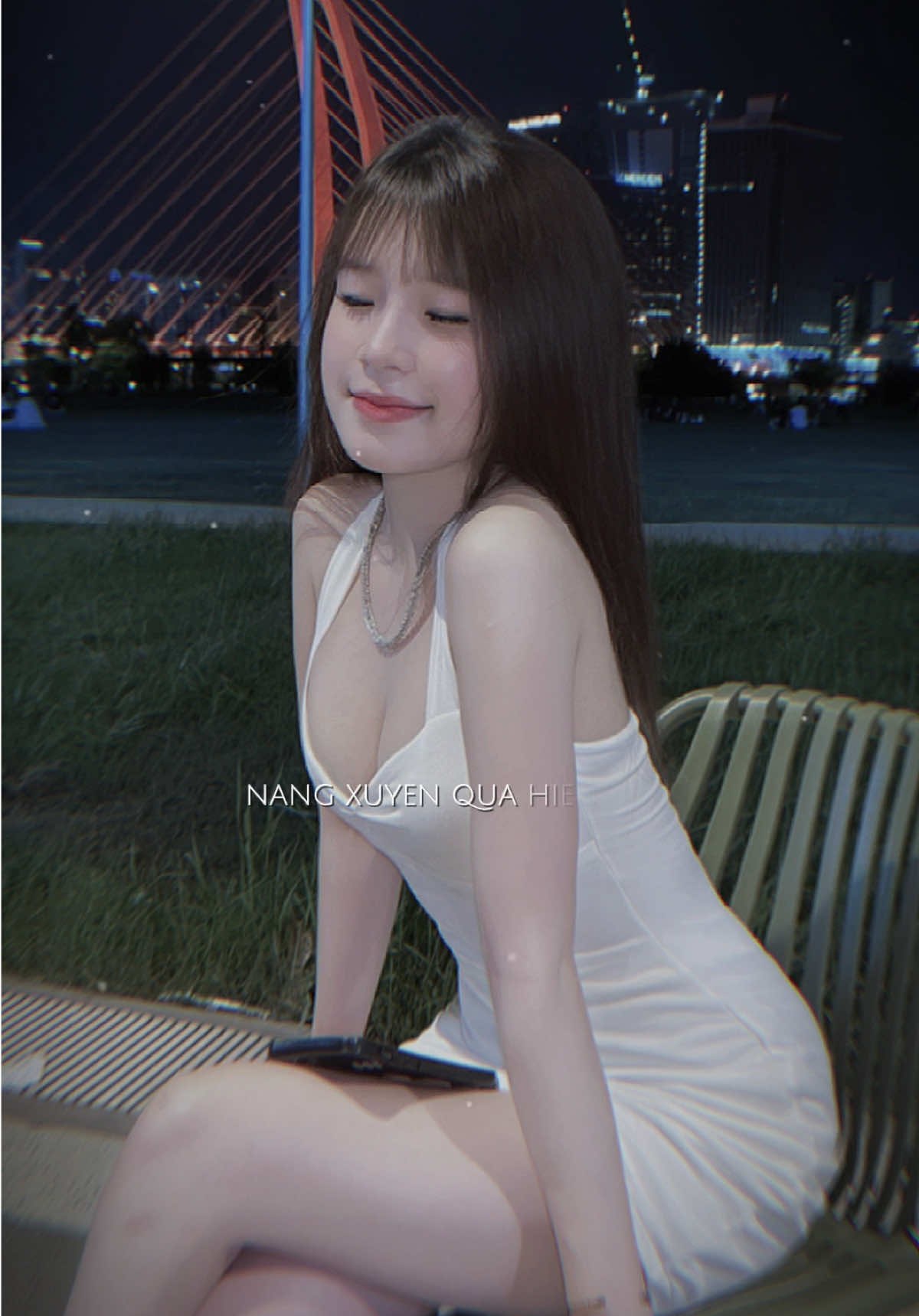 ngước mặt lên trời yêu a vô đối, úp mặt xuống gối nói dối ngại ghê 😜