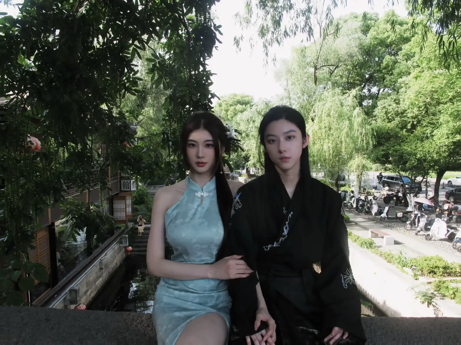 Đẹp cả đôi~ #胡说行家 #少惹 #wlw #lesbian #douyin #báchhợp #gei #gl #bachhop #fyp #chinese 