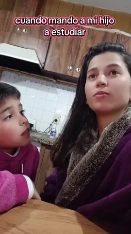 no nos aguantamos la risa jeje  #hijosymadres #tarea #escuelas #vacaciones #porfa #hijo #amoraprimeravista #viralvideos 