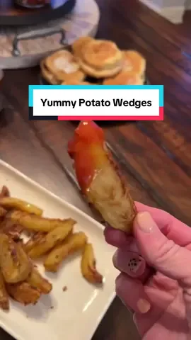 Love these and they are so easy too! #CrazyBusyMama #reclaimthetable #easypotatowedges 