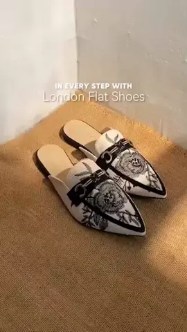 Desain classy, rasa comfy. Rowey sepatu mules ini cocok untuk meeting, brunch, sampai dinner date! #Rowey#RoweyShoes#SepatuRowey#Sepatu#Shoes#Sandals#SepatuWanita#SandalWanita#SepatuMules#SepatuCewek#SepatuFlat#Flatshoes#Mules#SepatuKekinian#Shopmaster#fashion#OOTD#Sepatu2025 