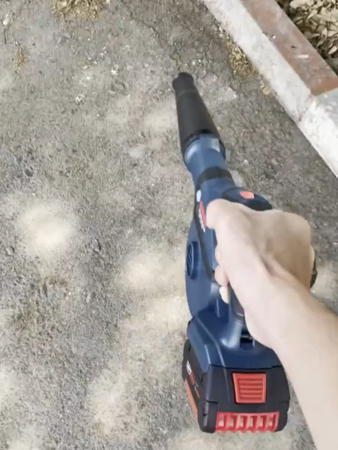 Bosch GBL 18V-120 #Cordless #Blower #homegarden #boschprofessional #boschcordless #cordlesstools #powertools