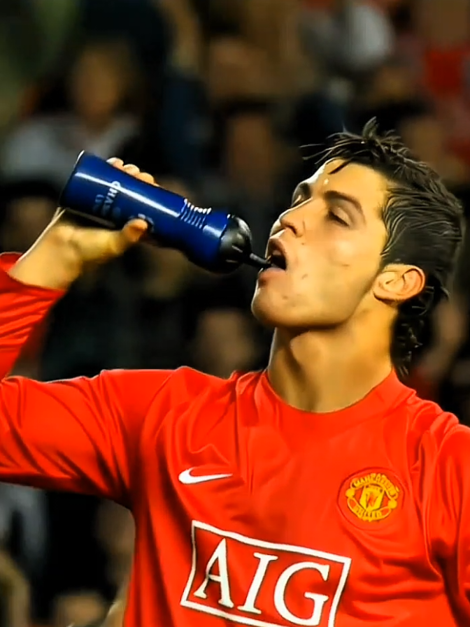 Cristiano Ronaldo Drinking Water 💦 ❤️ || Follow My Account 10k 🎯 #football #Ronaldo 