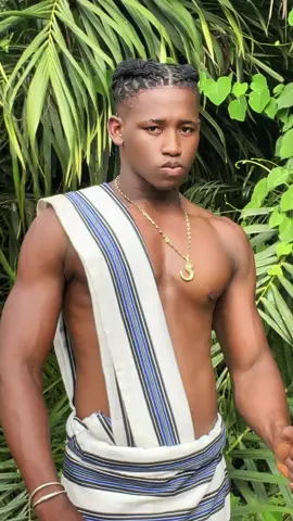 @🥳La Reine👸de 12 mai 🎉🎂 