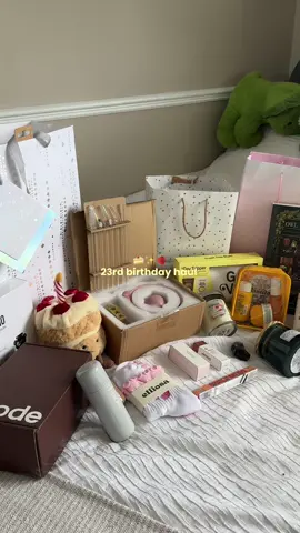 beyond grateful 🥹✨🍰🍓 #birthdayhaul #23rdbirthday #haul #jellycat #rhodemakeup #pilatessocks #birthdaygift #gifthaul #matcha  @Jellycat @rhode skin @Elliosa @Sol de Janeiro @Glossier @Benefit Cosmetics UK @Sun Bum @DJI Official @Moschino 