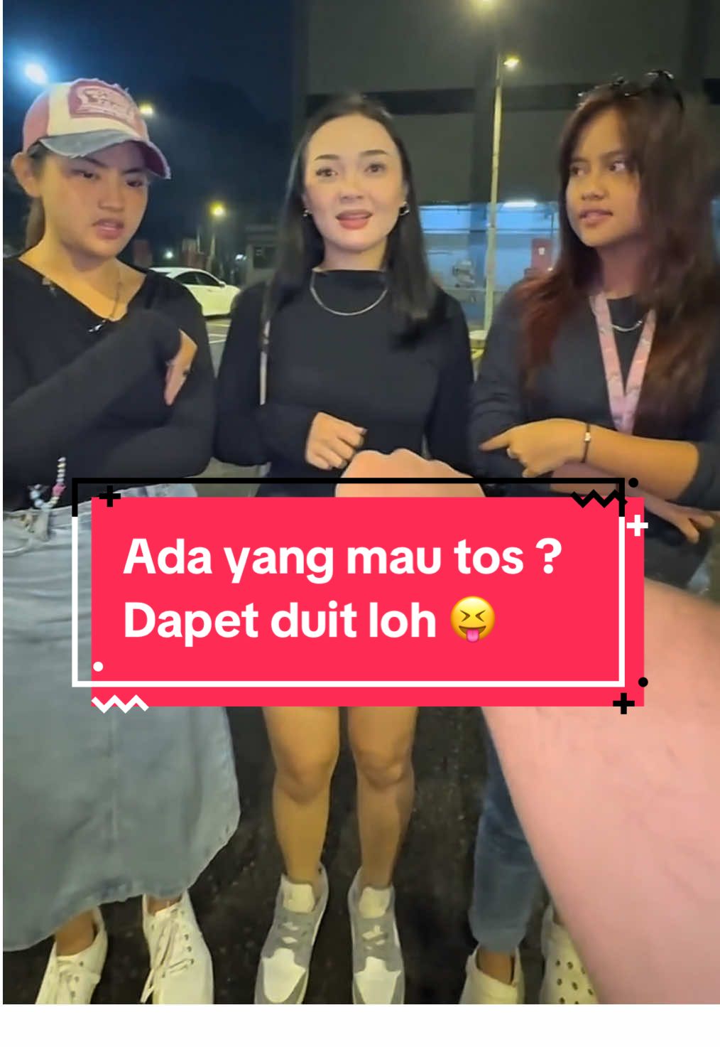 Ada yang mau tos gak? Dapet duit loh 😝  #viral #fyp #viralvideo #cewek #cewekcantik #sombong #loklok 