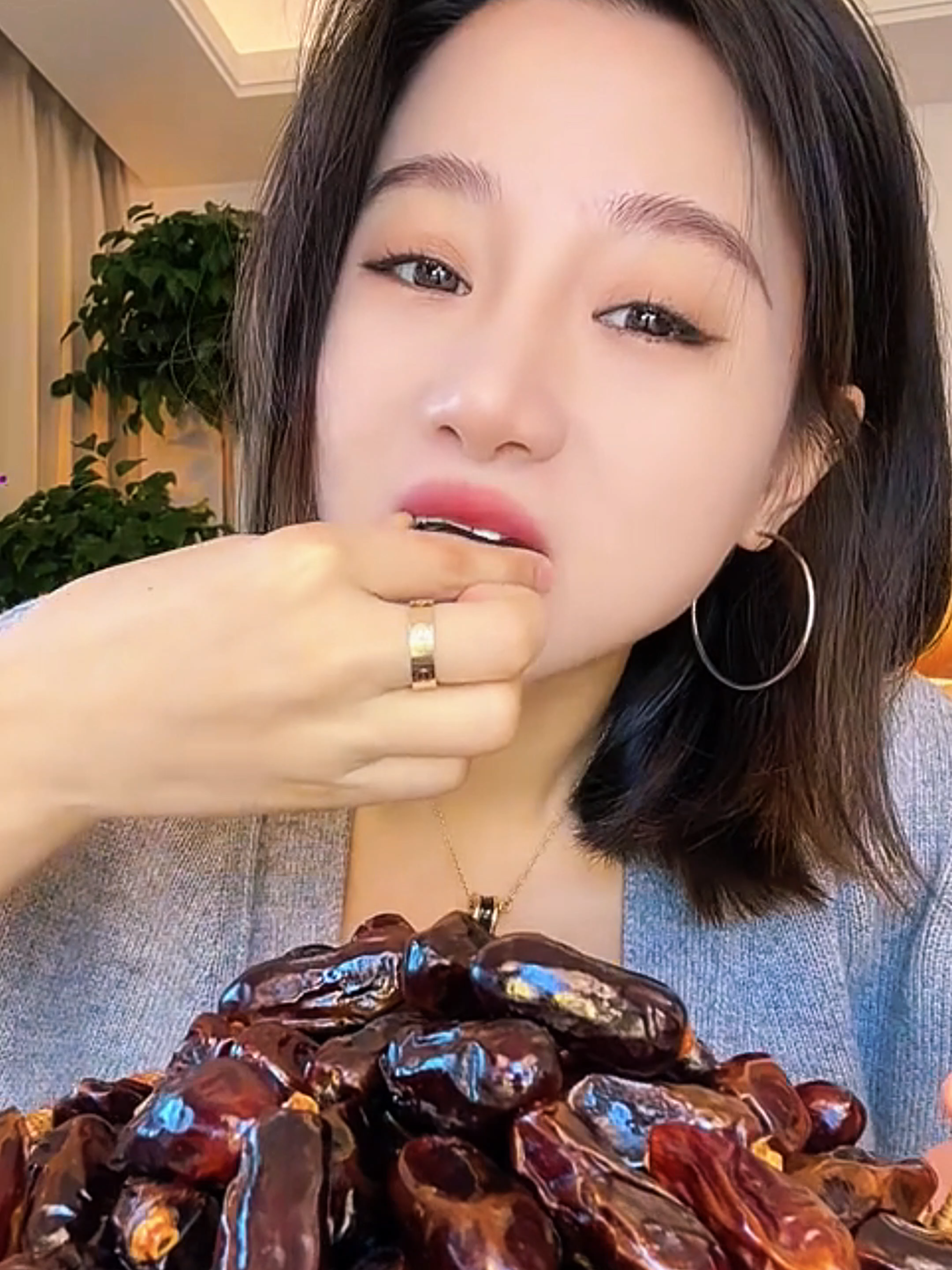 Big discount on soft-dried Dubai dates. Limited-time offer – hurry and add to your cart now!#DubaiDates#DriedDates#drieddates#HealthySnacks#NaturalEnergy#DatesLover#HalalSnacks#VeganFriendly#superfoodsnacks#DateFruit #snacks #food