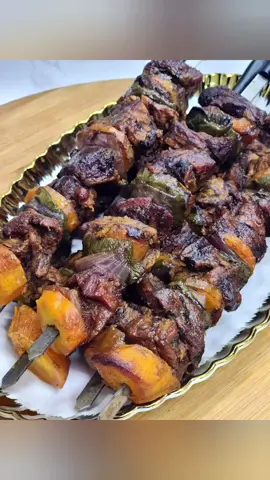 Wapenzi, kama unapenda nyama hakikisha unajaribu hii recipe ni 🔥🔥🔥, badala ya mishkaki unaweza kufanyia nyama choma pia.  Electric Skewer mnaipata @vyombo_centre pamoja na machine nyingine nyingii za jikoni, anatuma popote ulipo.  Marinade sauce, ginger garlic sauce pamoja na sauces nyingine nzurii za kupikia mnazipata @foodlovers_products, kwa mawakala mikoani kote nchi nzima. 