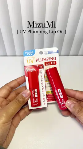 Serius best lip oil ni ❤️❤️ siap ada SPF 50+ PA++++ lagi untuk protect bibir korang dari UV 💋 Btw, colour ni sesuai untuk bibir gelap tau 😊 #mizumi #mizumiuvplumpinglipoil #lipoil #uvlipoil #plumpinglipgloss #lipcare #fyp #drylips #chappedlips #darklips 