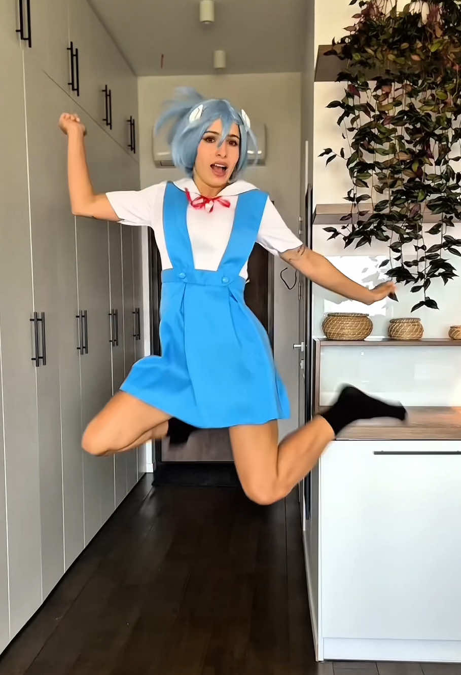 #everybodydotheflopchallenge #evangelion #evangelioncosplay #ayanamirei #ayanamireicosplay #otakugirl #cosplaymodel 