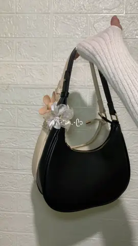 TWO-WAY BAG. PU LEATHER #mumubag #2waybag #slingbag #kilikilibag #bagforwomen 