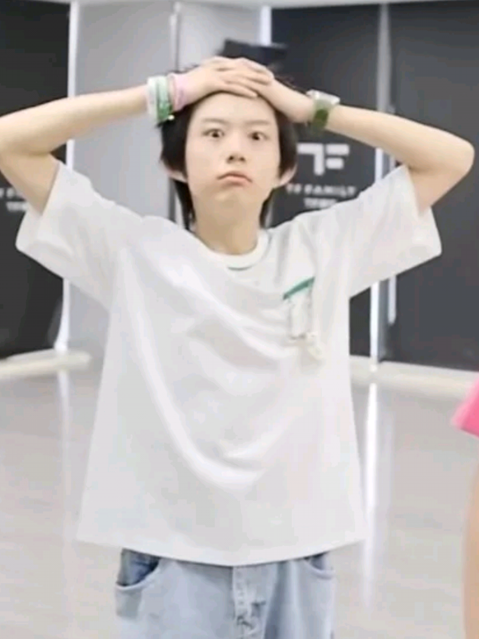 ini kan yang kalian mau 🗿 #chenyiheng #chenyiheng_陈奕恒 #chenyiheng_陈奕恒🌸💫 #jonathanchenyiheng #exercises #sports #fyp #tffamily_4th_generation 