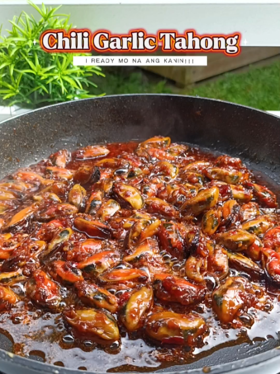 CHILI GARLIC TAHONG 🤤  Try mo yung ganitong luto sa tahong, for sure uulit ulitin mo to sa sobrang sarap!!!  #chiligarlictahong #tahong #chiligarlic #ulamideas #pulutan #mussels #Foodie #foodietiktok #fyp #foryourpage #fypシ゚viral 