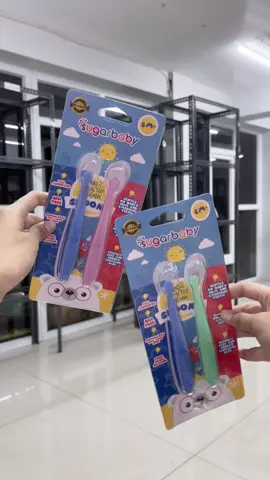 Makan jadi lebih mudah dengan sendok silicone yang ringan dan mudah dipegang! 👌#babytiktok #parentingtips #perlengkapanbayi #sugarbaby #sendoksilicone #bayiproducts 