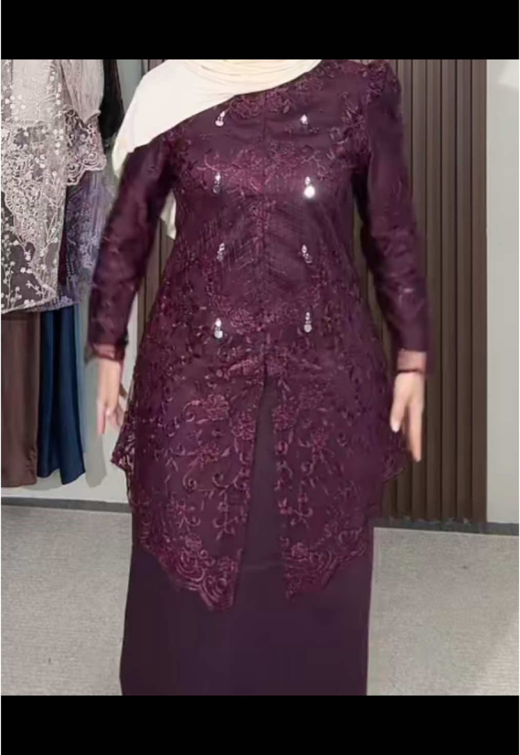 Outfit kondangan cantik #outfit #outfitideas #outfitkondangan #kondanganoutfit #kondangancheck #setelanwanita #setelankondangan #oneset #bajukondangan #fypage #guncang77 #xyzbca #masukberanda #bajukebaya #kebayawisuda #kebaya #kebayamodern #kebayalamaran #kebayakondangan #kebayasimple #kebayacantik 