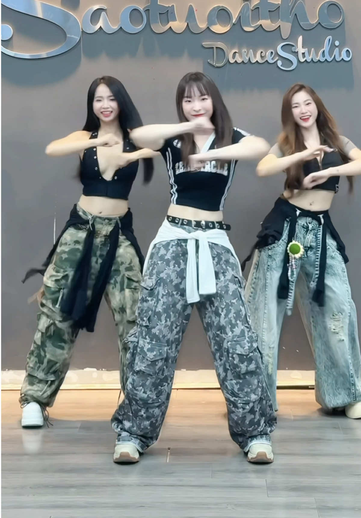 Ngày đó anh ngỡ chỉ là là làaaa.. 🤣 (Dc: @Công Zẻo 🐍 @LF.Ngowf @Louis Đỗ ) #xh #xuhuong #trend #trending #viral #tiktokdance #foryou #fyb #xhtiktok 