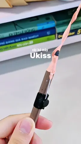 chì kẻ mày ukiss, em này kẻ dễ lắm, ngòi bút không bị cứng hoặc mềm quá #review #xuhuong #chikemay #chixekemay #ukiss 