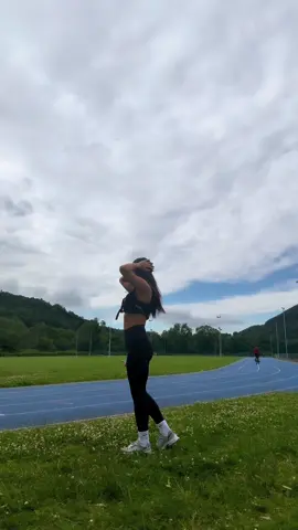 Back in my running girl era 🏃🏽‍♀️ #fyp #gymgirl #GymTok #Running #foryou #gymgirlsoftiktok #viral #foryoupage #trending #explore 