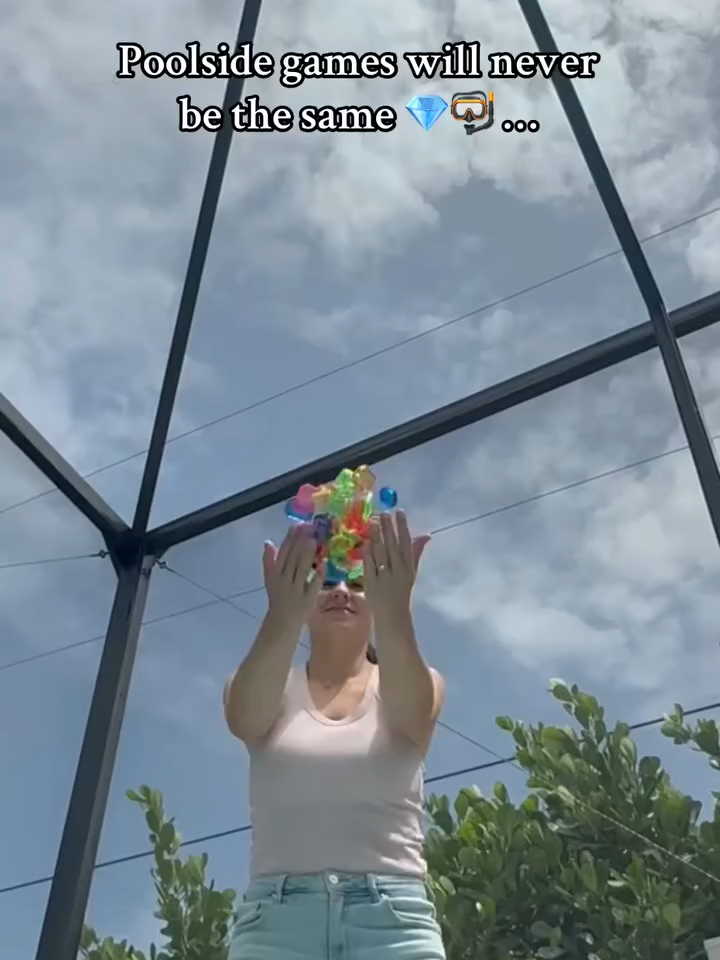 A seek & find diving game 💦 With vibrant, gem-shaped tokens sinking below the surface and waterproof challenge cards to guide the chase, you and your crew will dive, dart, and dash in search of sunken sparkle.✨