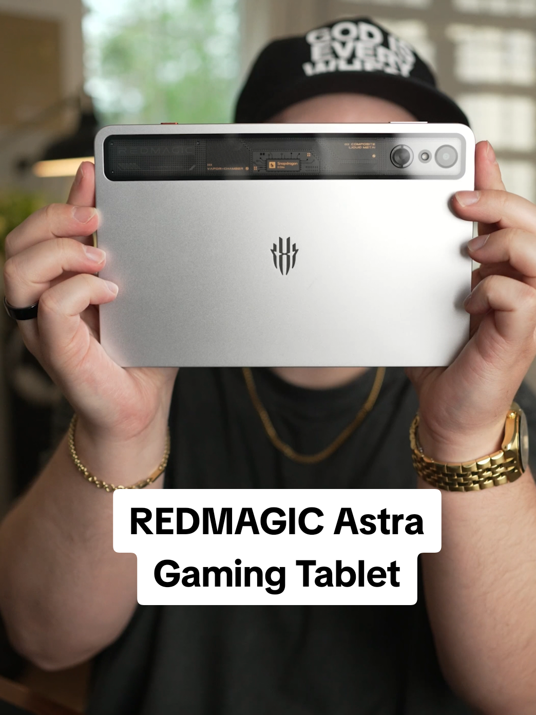 What do we think of this mini gaming tablet from @REDMAGIC ? #techtok #Tech #android #redmagic #redmagicastra #imparkerburton #androidguy #techguy 