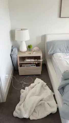 nothing like a midweek reset to start the month off on the right note 🫧✨  #newmonth #newmonthreset #cleanwithme #cleaningmotivation #cleaningroutine #midweekreset #weekendreset #resetroutine #resetwithme #asmrreset #asmrsounds #asmr #satisfying #viral #aesthetic #dogmom #deepcleaning #springcleaning #cleanhome #organizedhome #fyp @Brooklinen @Scotch-Brite @Sprayway @OxiClean @The Laundress 