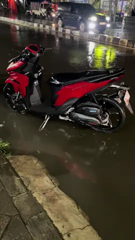 king tundans jadinya 😭🥶🤣 #fypシ゚ #tundans #vario #vario125 #variomodifikasi #variogen2 #varioceline #celine #varline 