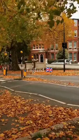 England 🇬🇧  #England #tiktok  #fyp #viral #trending #explore #foryou #tiktoktrend #tiktokvideo #tiktokcreator #contentcreator   #TravelVideo  #CinematicTravel #CityViews #ExploreTheWorld  #Wanderlust  #TravelVibes  #tiktoktravel #AdventureAwaits  #traveldiaries 