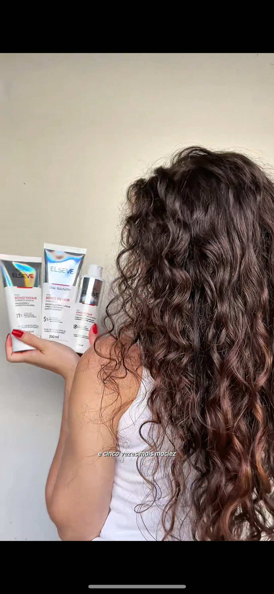 Testei a nova linha Elseve Bond Repair de @L’Oréal Paris e fiquei simplesmente apaixonada! A linha é indicada para todos os tipos de curvaturas, e entrega um resultado de salão em casa ✨ #LorealParisHairCare #ElseveBondRepair #LorealParis #Publicidade