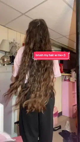 brush my hair w me🕺  #longhair #thickhair #hair #hairtok #naturalhair #fyp 