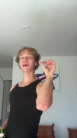 @Nusr_et 😭🧂😭🧂 #kingjulien #lucidbeatz #imglashausmitscheinenwerfen #fyp #newmusic #deutschrap 