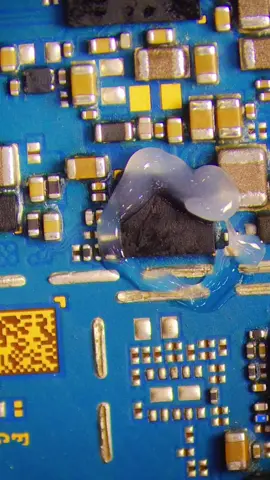 remplacement ic charge Samsung suite a un problème d'allumage #europe #fix #electronics #monsterh #ai #paris #trinding #vivo #samasung #reparacion #ftp #charger #hardware 